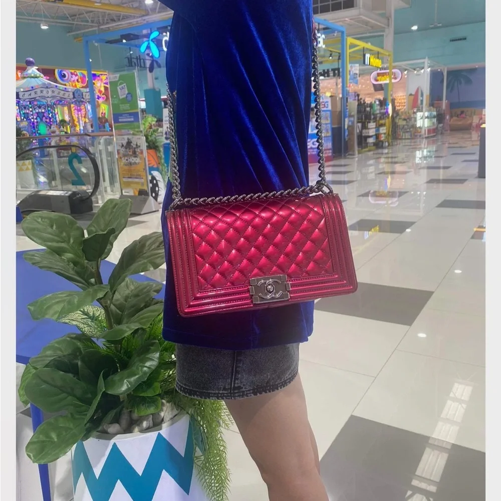 Rare🔥🔥Chanel Metallic Hot Pink Patent Medium Boy Bag - Picture 3 of 16